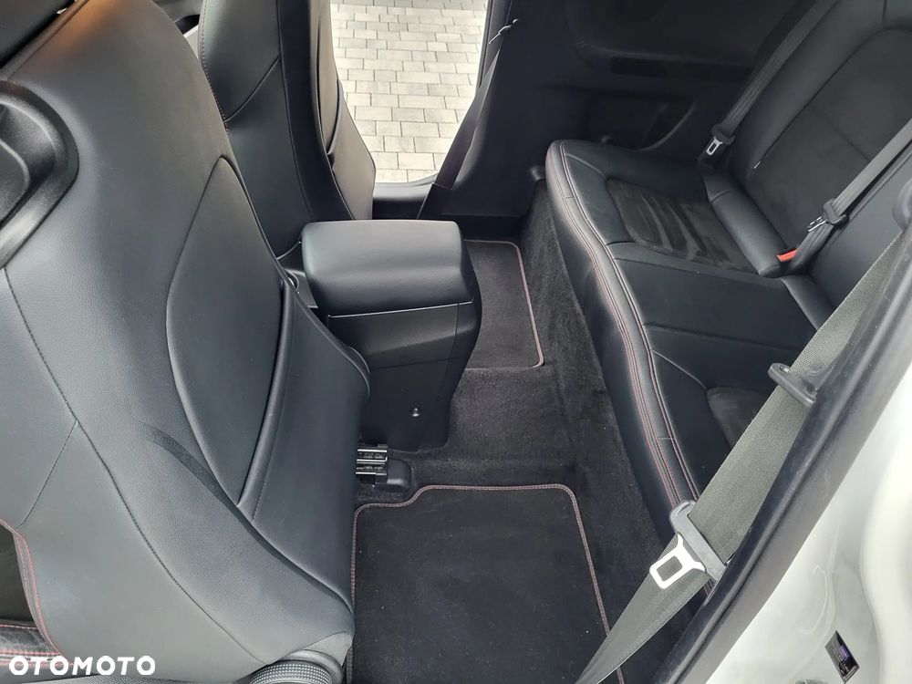 Kia Ceed 1.6 T-GDI GT L - 19