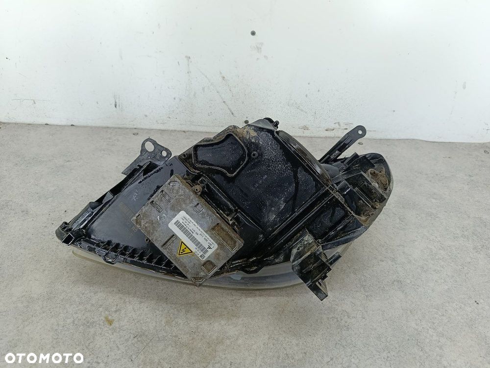 LAMPA PRZÓD PRAWA XENON OPEL ZAFIRA B 13252471 13153357 0301214282  AL  GM - 12