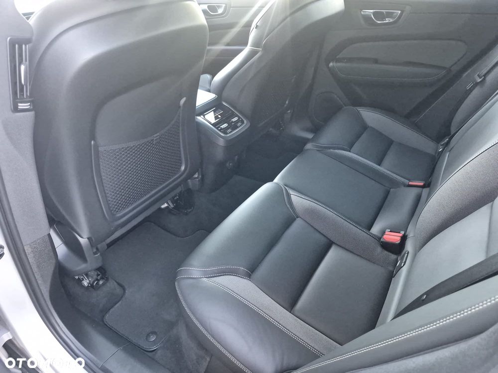 Volvo XC 60 B4 D Geartronic RDesign - 31