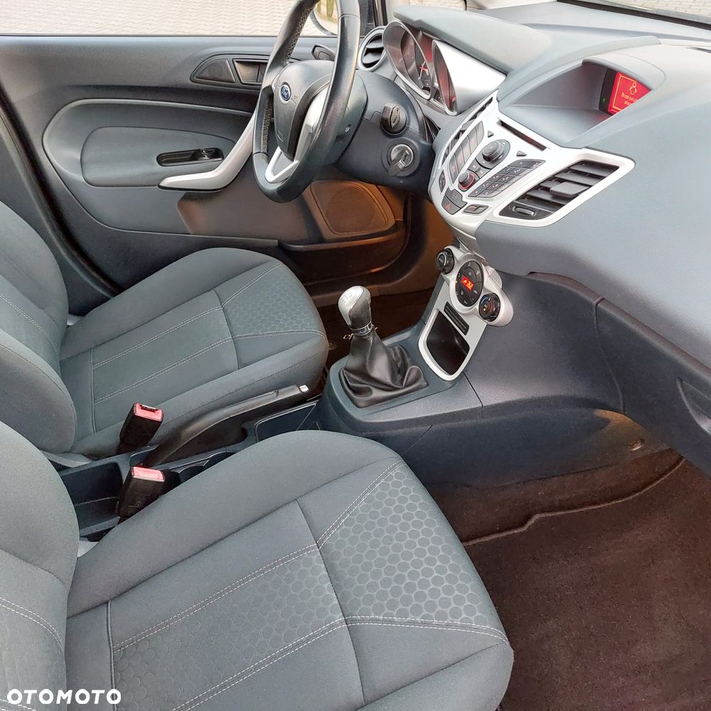 Ford Fiesta 1.25 Titanium EU5 - 23