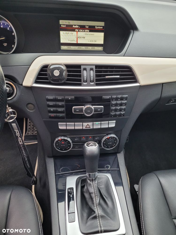 Mercedes-Benz Klasa C 180 7G-TRONIC - 14