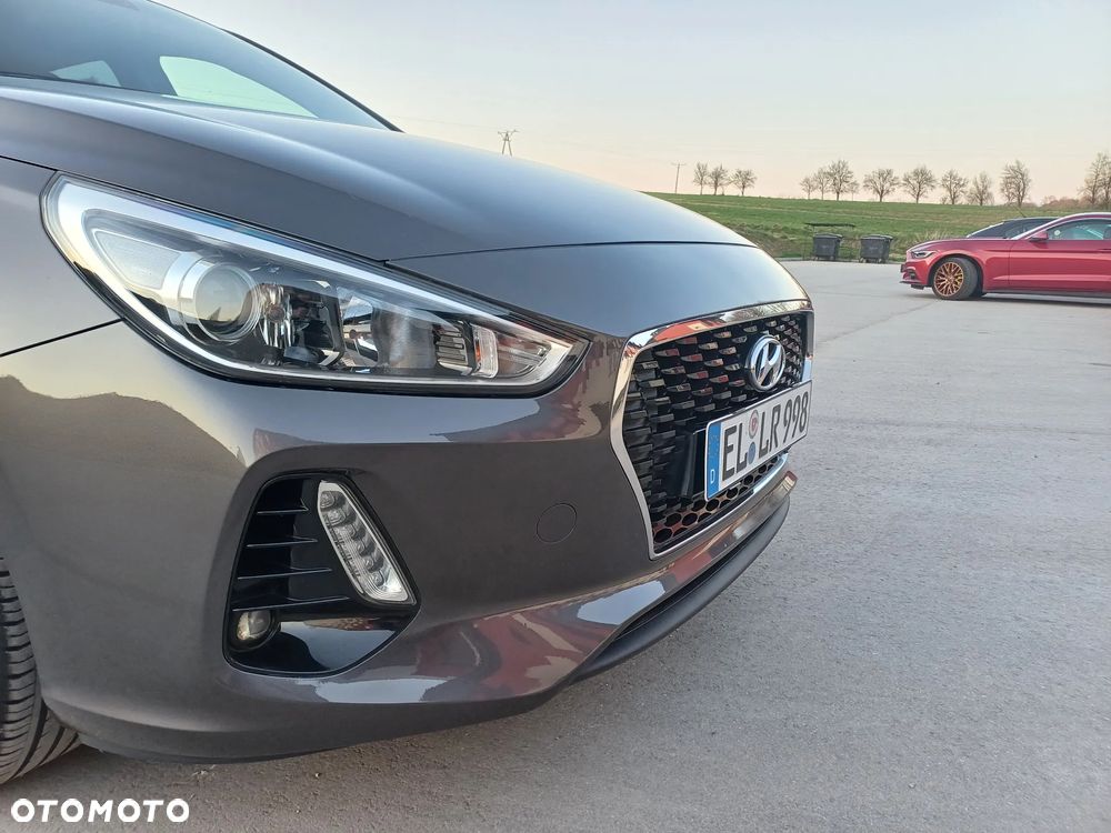 Hyundai i30 blue Kombi 1.4 - 14