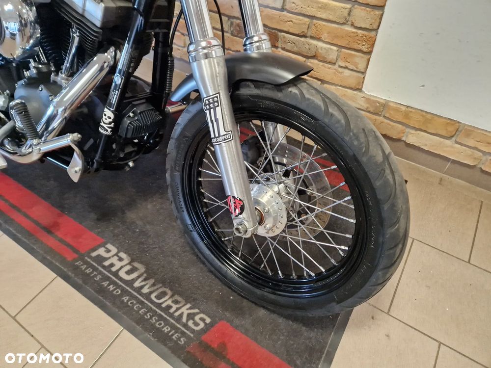 Harley-Davidson Dyna Street Bob - 24