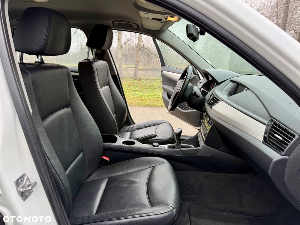 BMW X1 sDrive18i xLine - 9