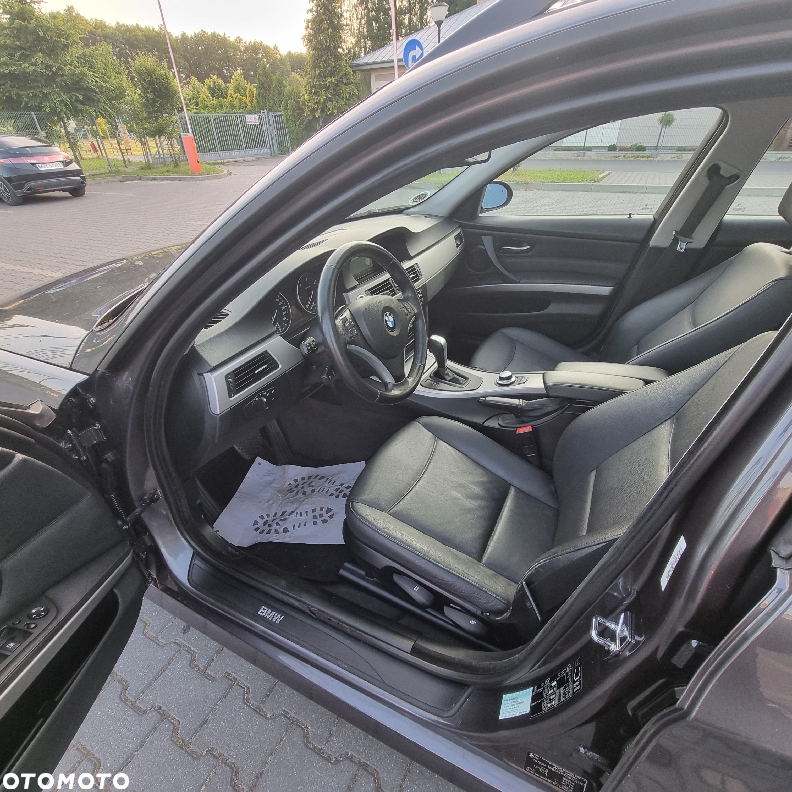 BMW Seria 3 320d DPF Touring - 9