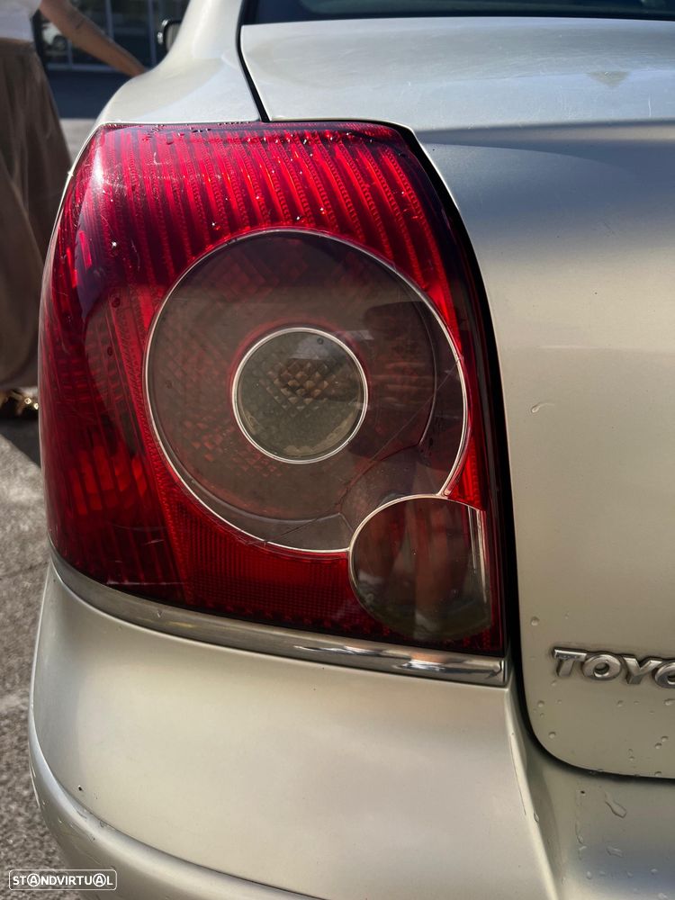Toyota Avensis SD 2.0 D-4D - 8