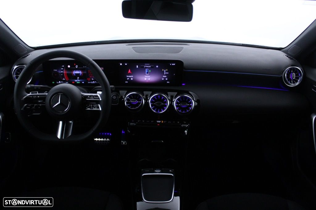 Mercedes-Benz A 250 e AMG Line - 18
