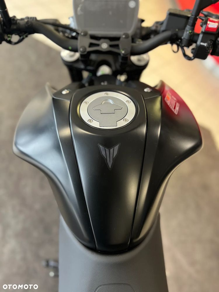 Yamaha MT - 19