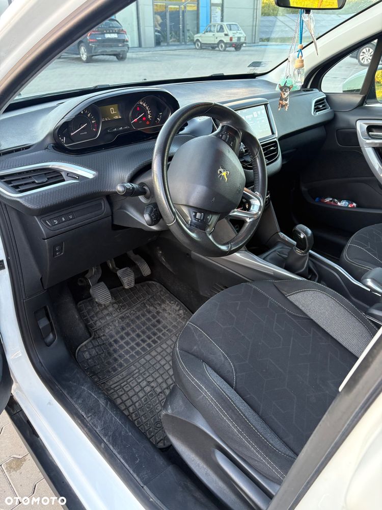 Peugeot 2008 1.2 Pure Tech Style - 11