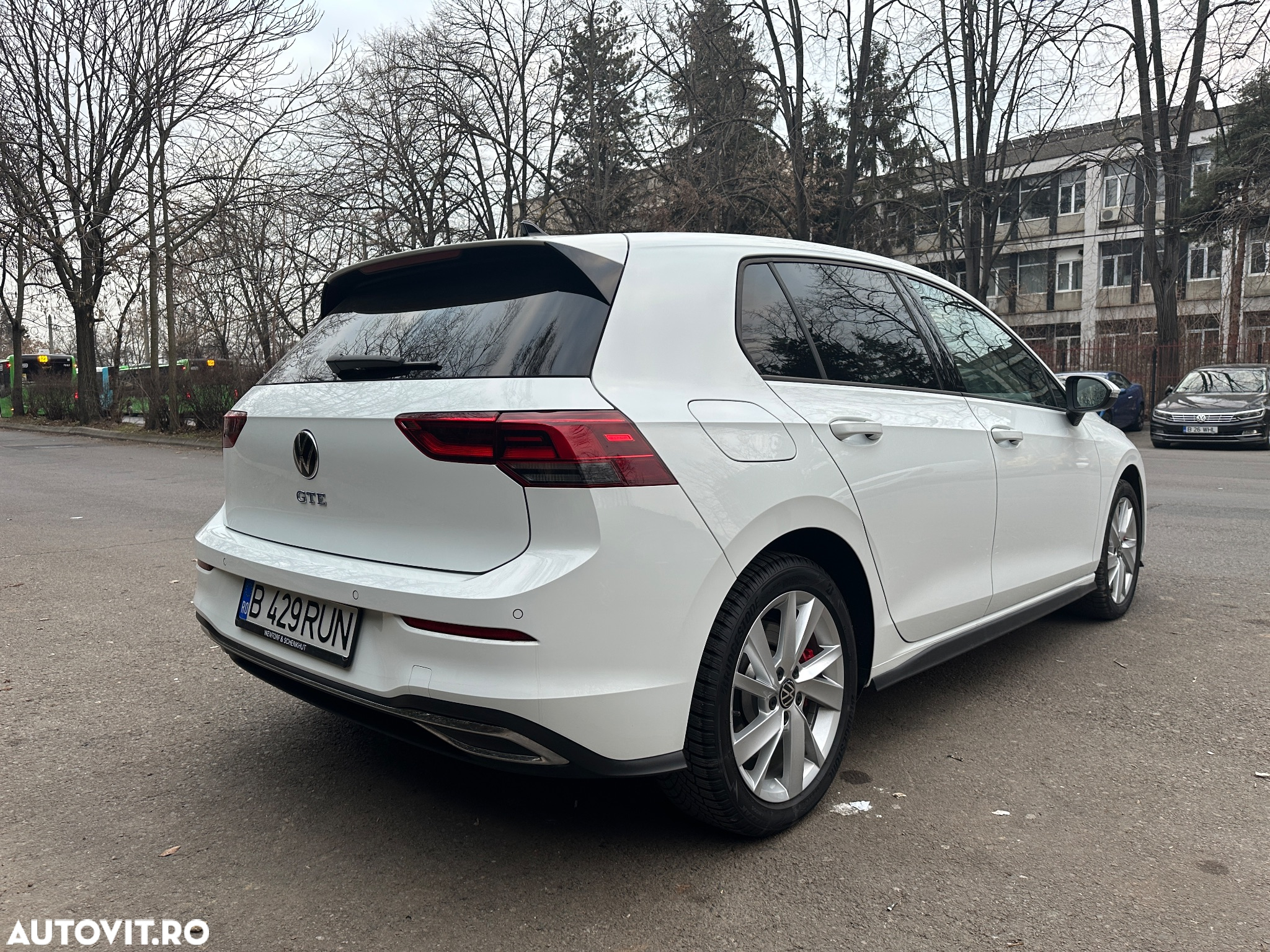 Volkswagen Golf - 10