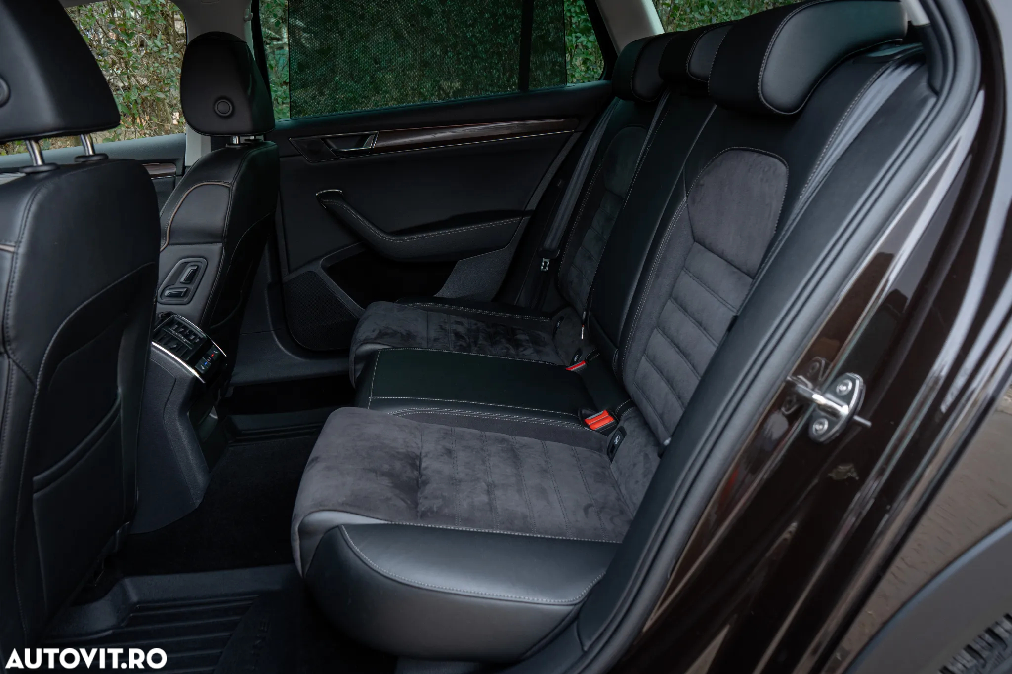 Skoda Superb Combi 2.0 TDI 4X4 DSG Scout - 33