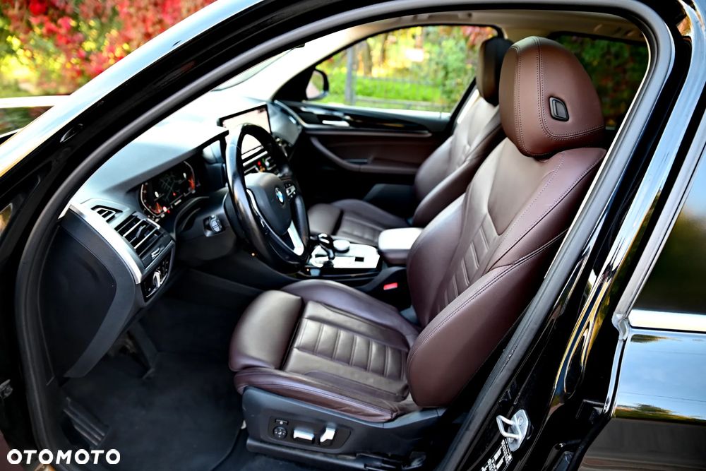 BMW X3 sDrive18d Luxury Line - 22