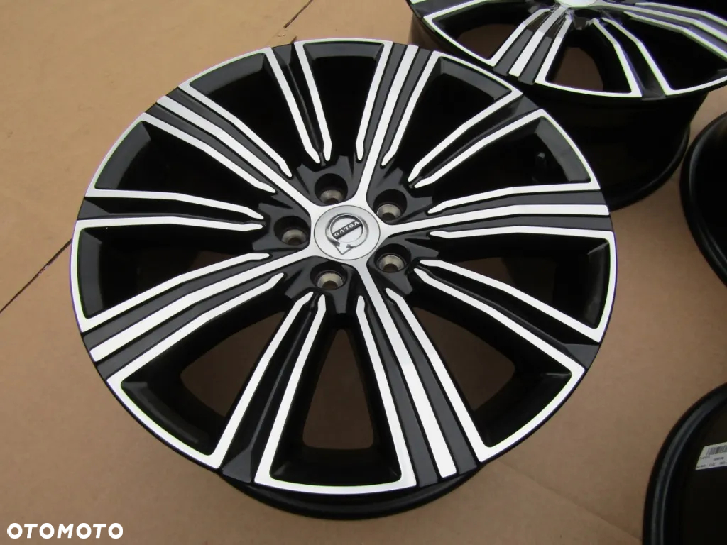4x Felgi 18 Volvo S40 V60 S90 V90 C30 S60 XC40 XC60 8j 5x108 ET42 - 11