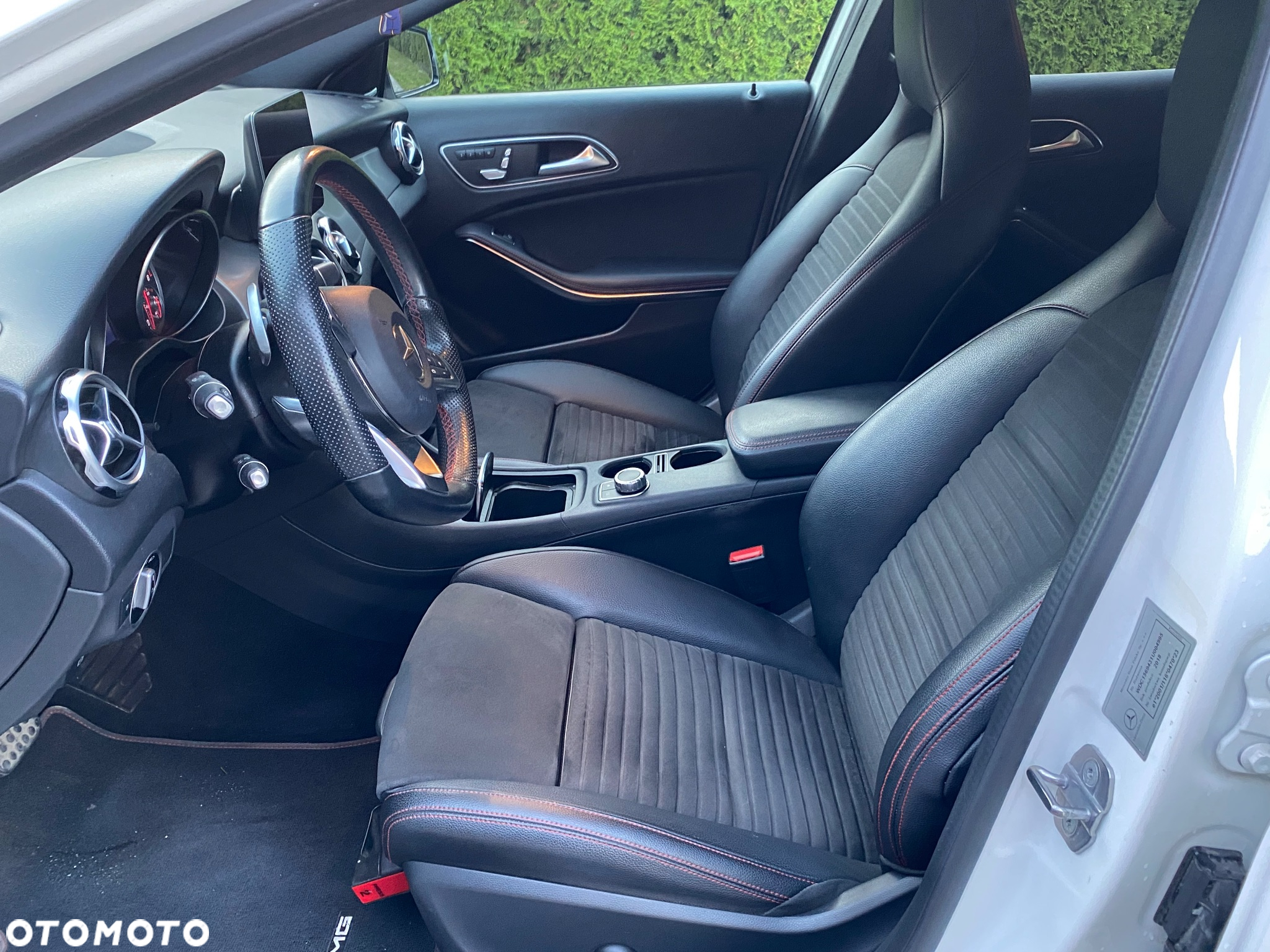 Mercedes-Benz GLA 200 7G-DCT AMG Line - 10