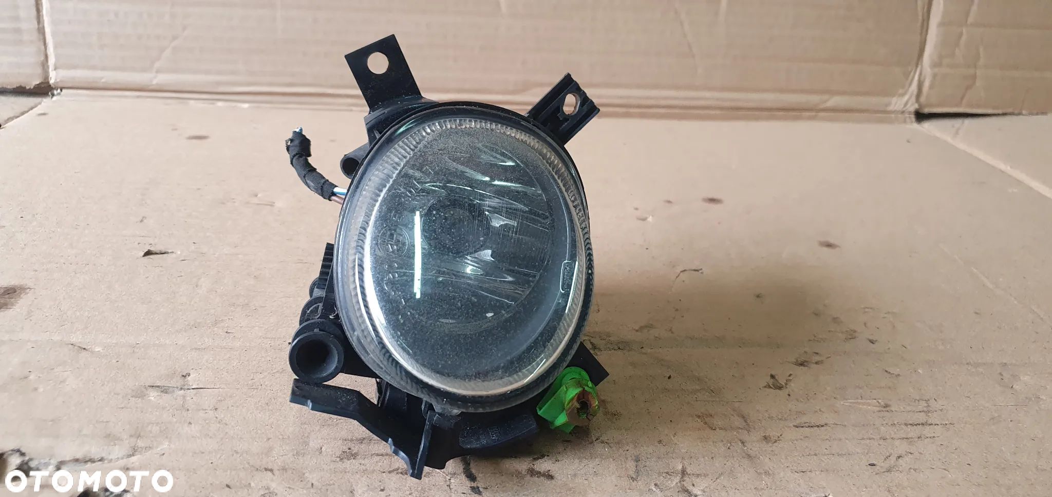 Halogen prawy przód przedni Audi A4 B7 8E0911700C - 1