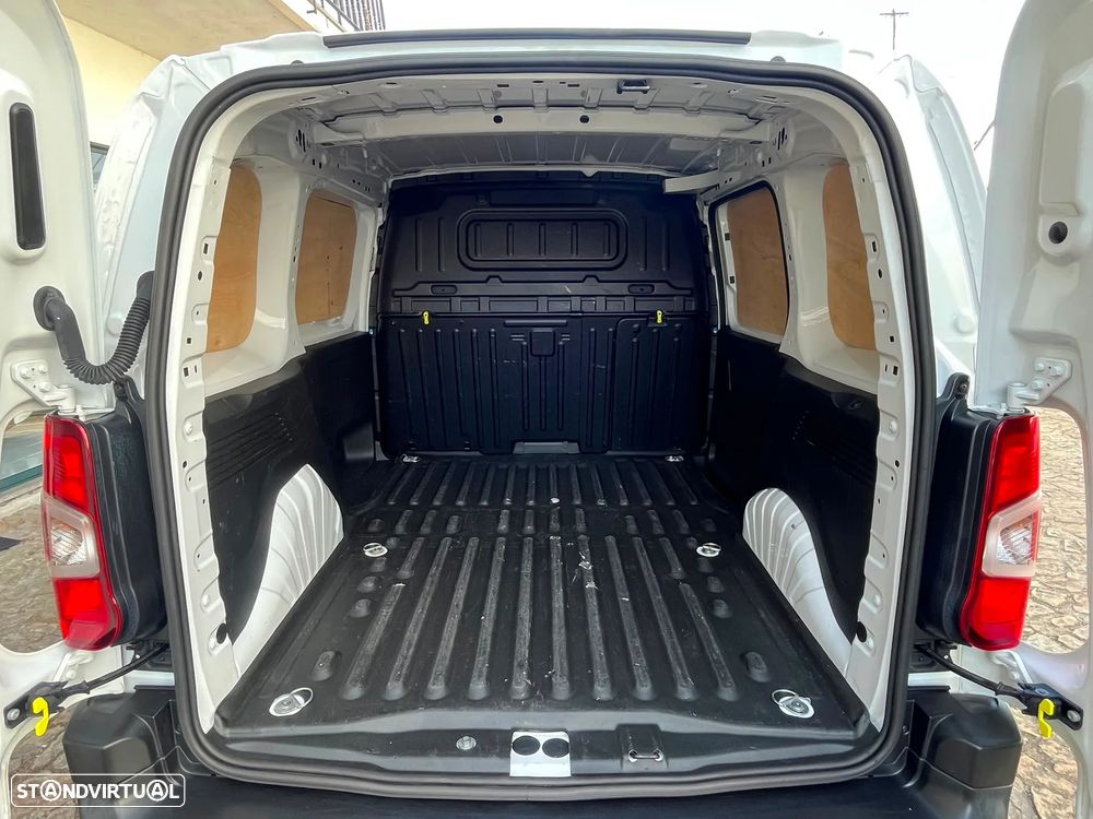 Peugeot Partner Standard 1.5 BlueHDi 130cv EAT8 (caixa automática) - 36