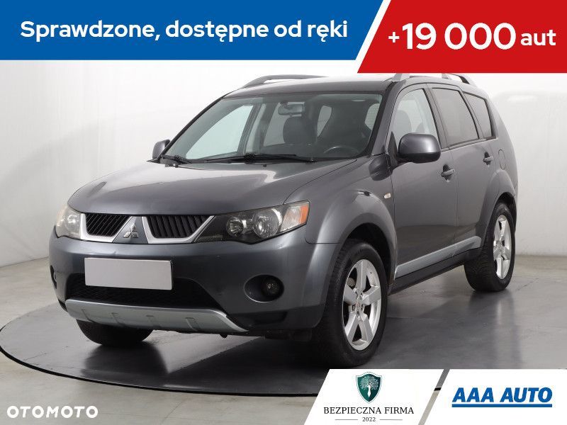 Mitsubishi Outlander - 2