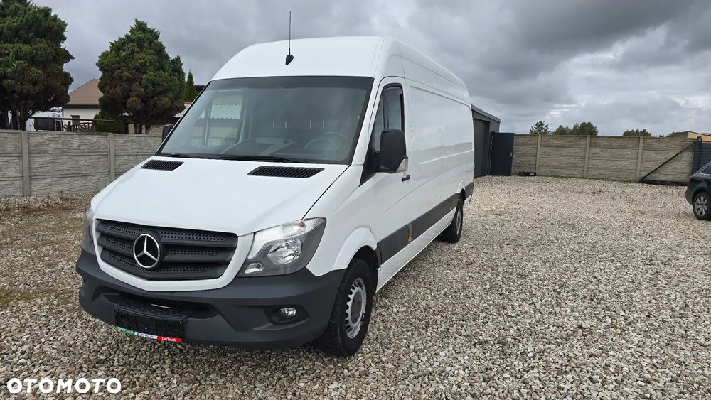 Mercedes-Benz Sprinter - 2