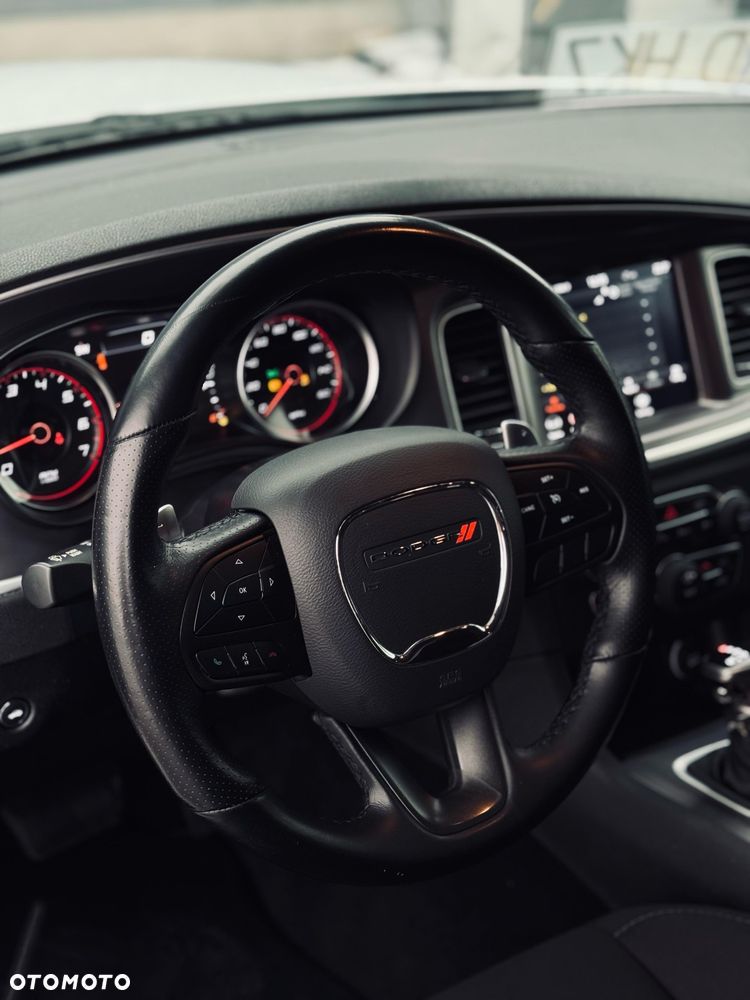 Dodge Charger 5.7 R/T - 18