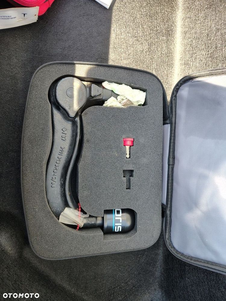 Tesla Model X - 29
