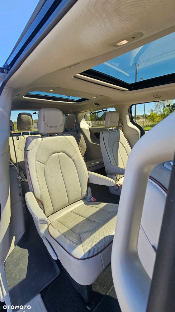 Chrysler Pacifica - 9