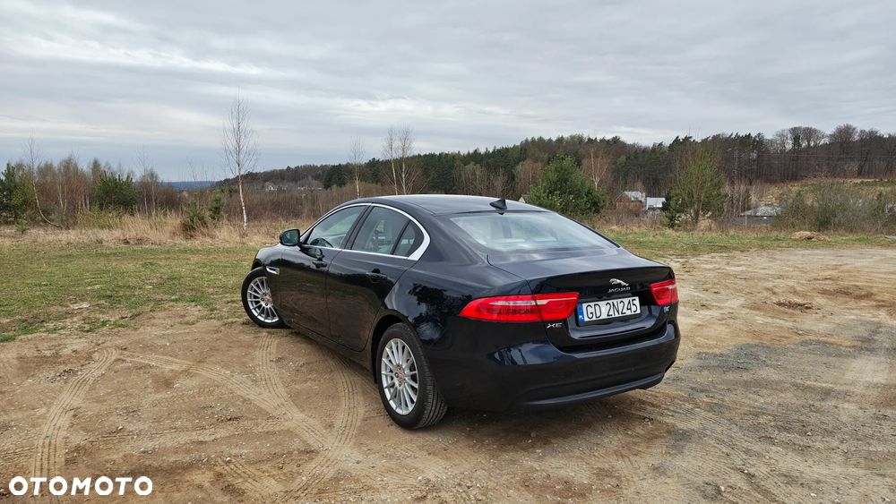 Jaguar XE 2.0 D Prestige - 7