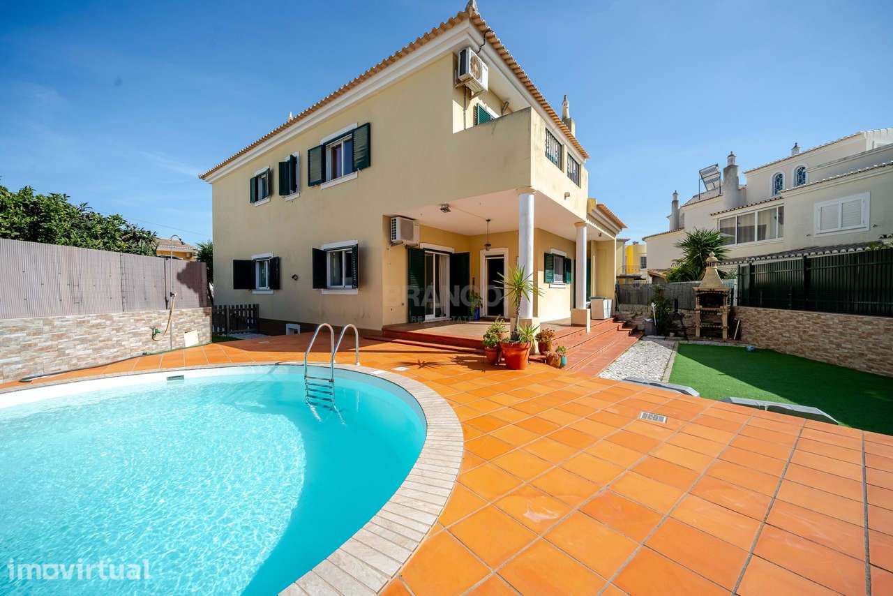 Moradia T4 com Piscina | Bemposta, Portimão - Grande imagem: 2/39
