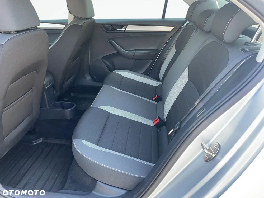 Skoda RAPID 1.0 TSI Ambition - 16