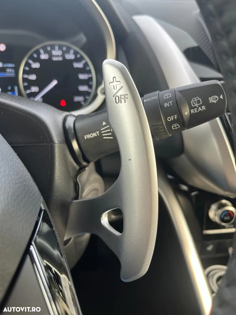 Mitsubishi Eclipse-Cross - 16