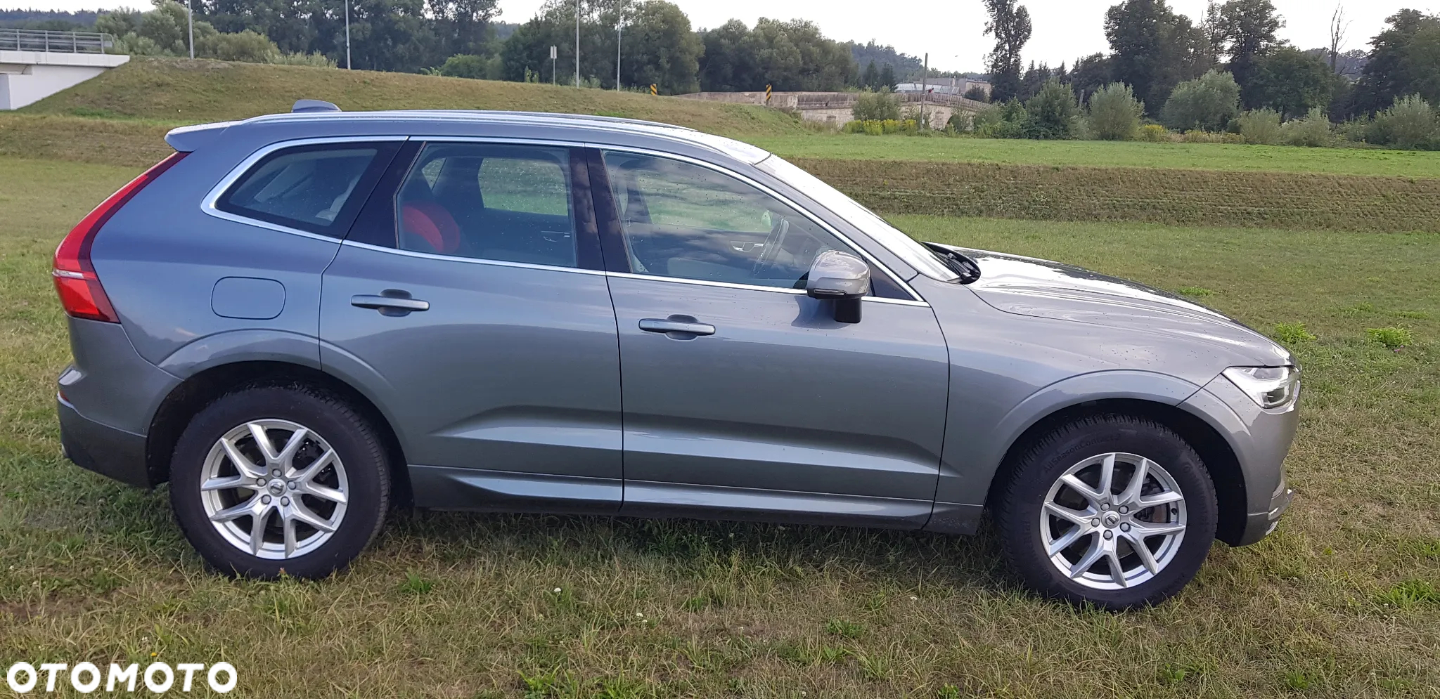 Volvo XC 60 D5 AWD Geartronic Momentum - 3