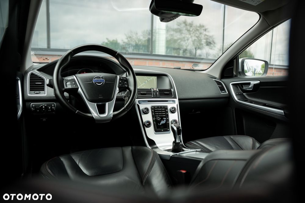 Volvo XC 60 D3 Drive-E Ocean Race - 28