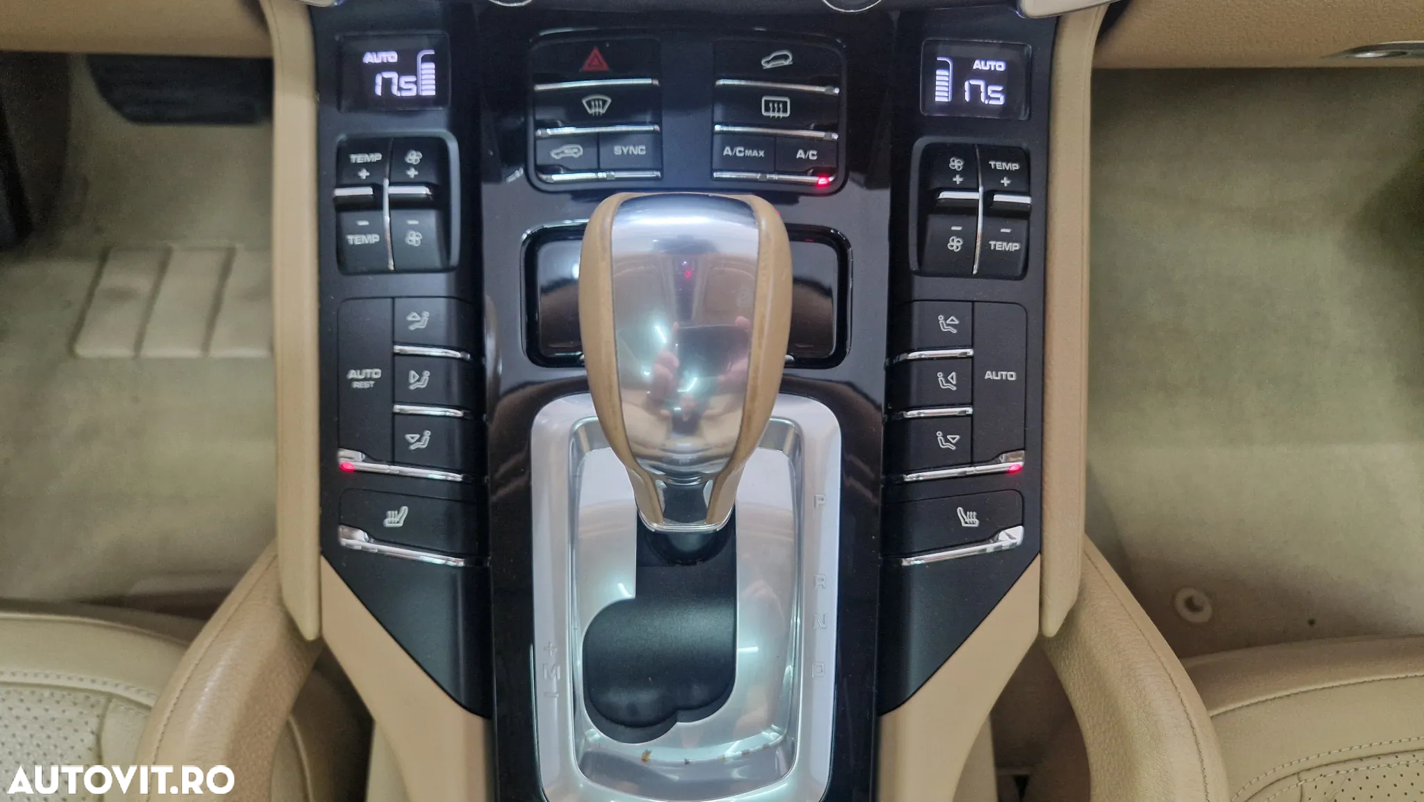 Porsche Cayenne - 24