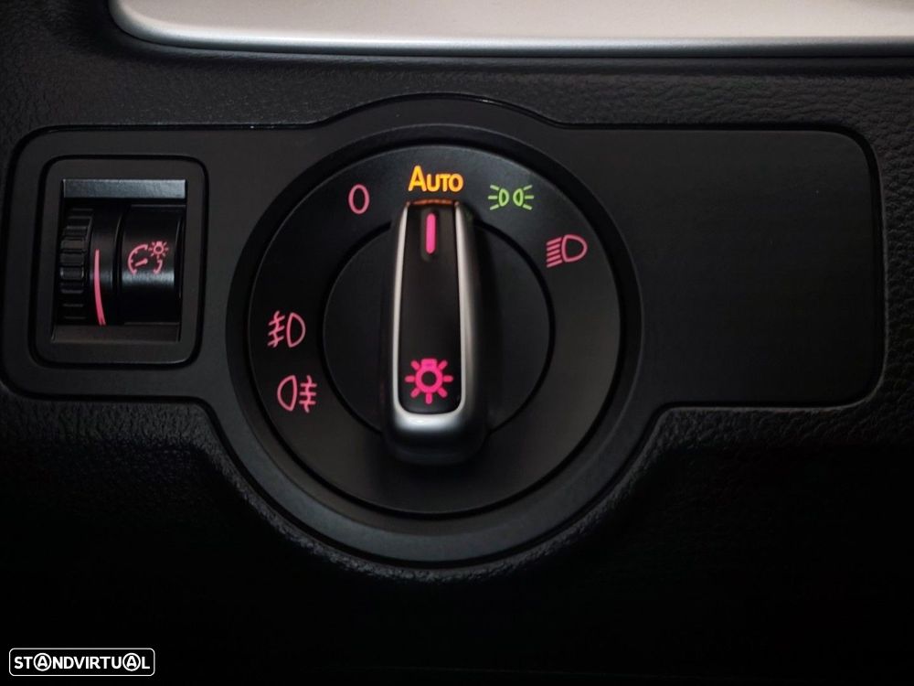 VW Passat CC 2.0 TDi BlueMotion - 26