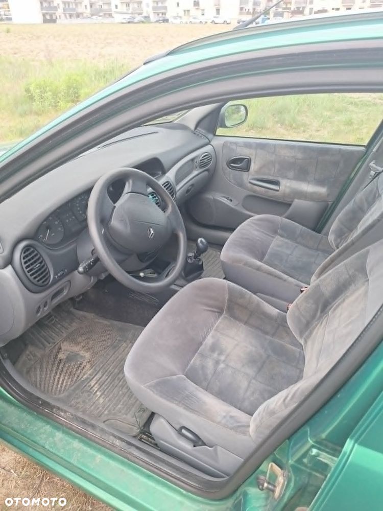 Renault Megane 1.4 RT 16V - 6