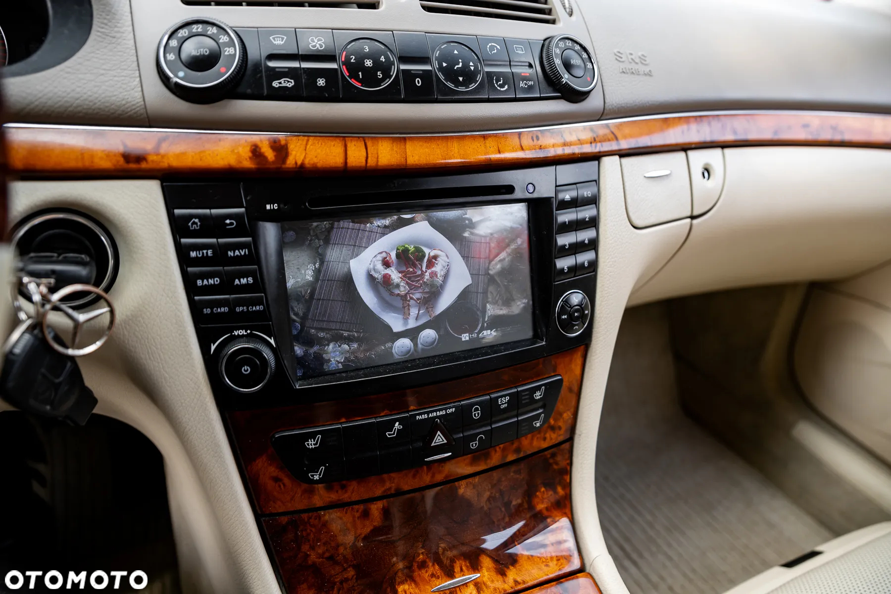 Mercedes-Benz Klasa E 320 Avantgarde - 32