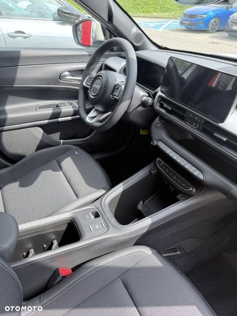 Jeep Avenger 1.2 T3 mHEV Black Edition FWD eDCT6 - 11