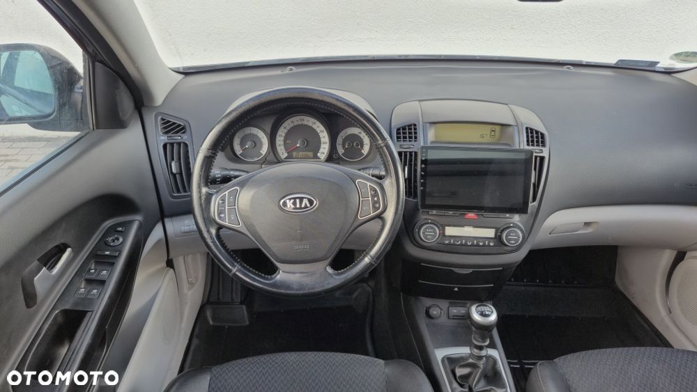 Kia Ceed - 6