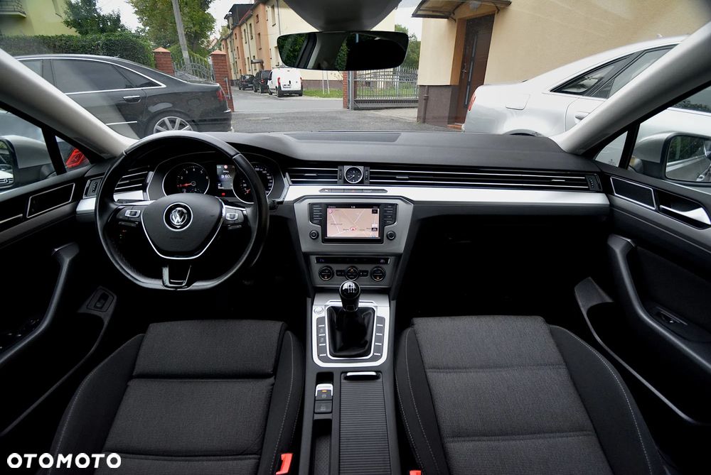 Volkswagen Passat 1.8 TSI BMT Comfortline - 14