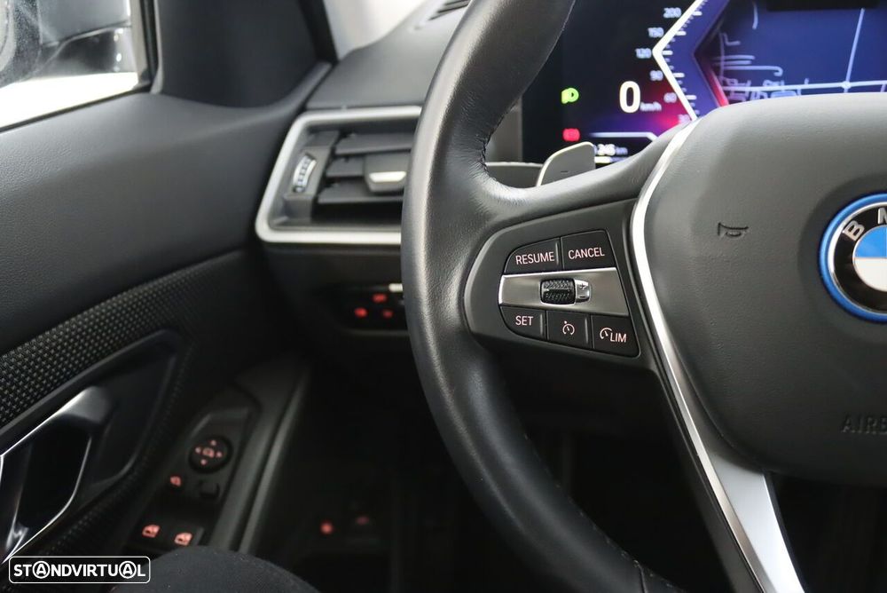 BMW 320 e Corporate Edition Auto - 13