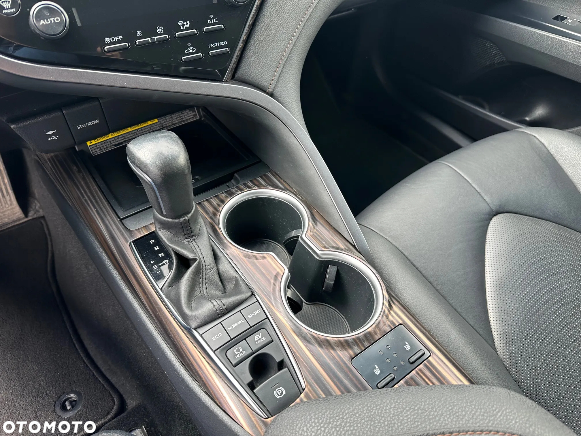 Toyota Camry - 14