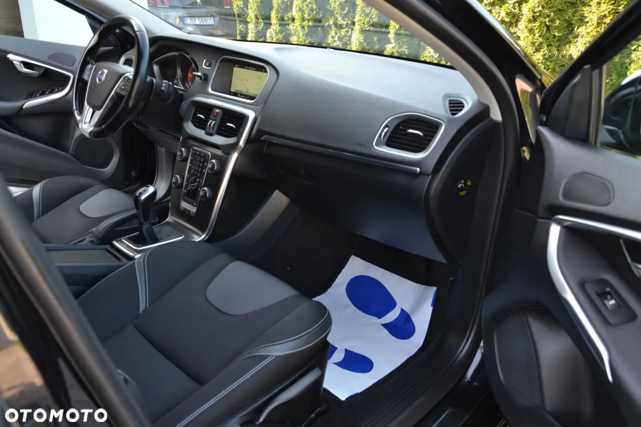 Volvo V40 D4 Drive-E Momentum - 16