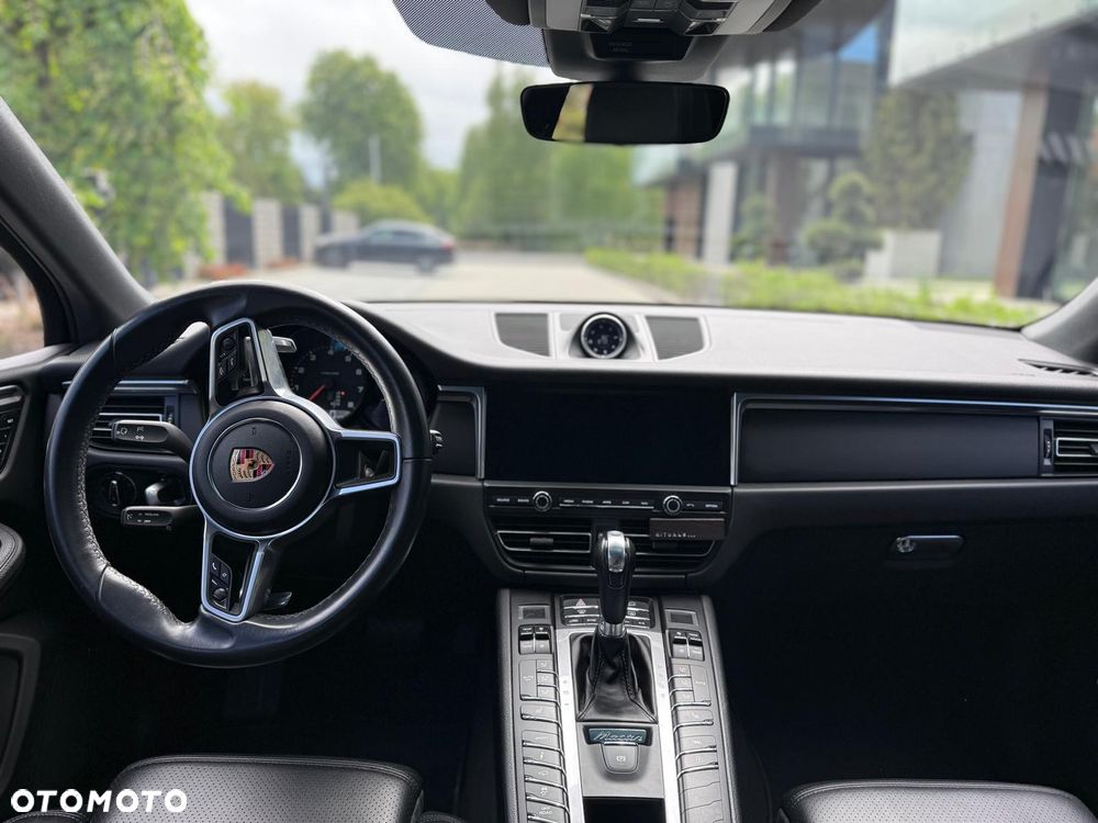 Porsche Macan Standard - 4