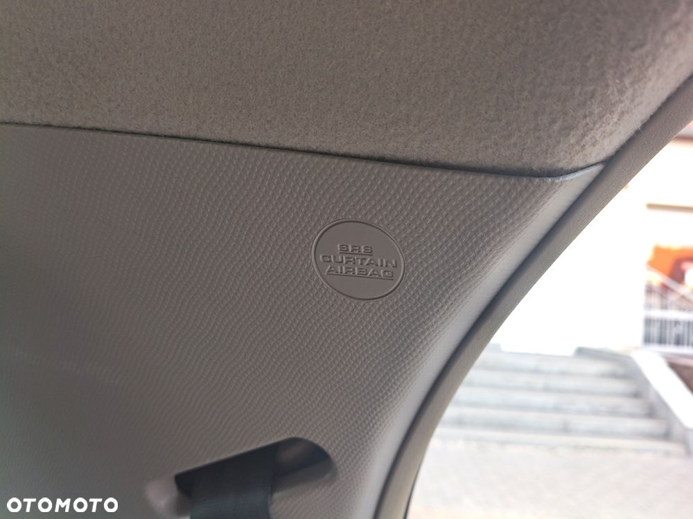 Toyota Yaris 1.0 VVT-i Team - 32