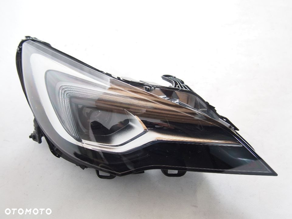 Opel Astra K V 15r Reflektor prawy lampa prawa