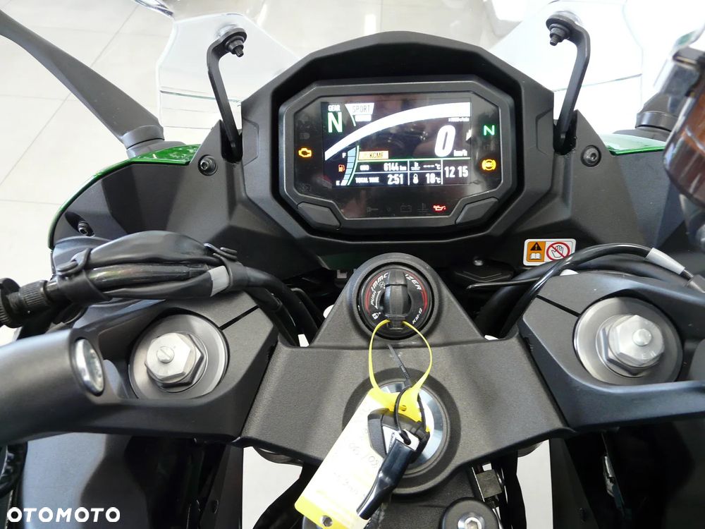 Kawasaki Ninja 1000 SX - 13
