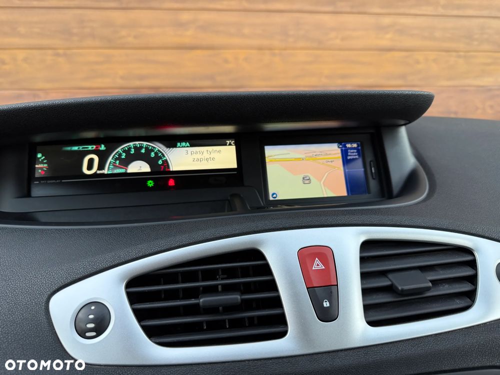 Renault Grand Scenic - 12