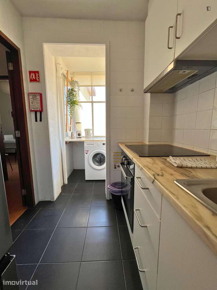 Apartamento com 3 quartos - localizado em Cedofeita Porto - Grande imagem: 2/9