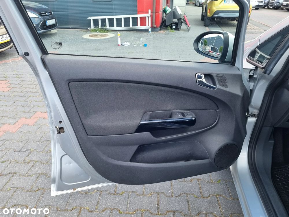 Opel Corsa 1.2 16V Enjoy - 9