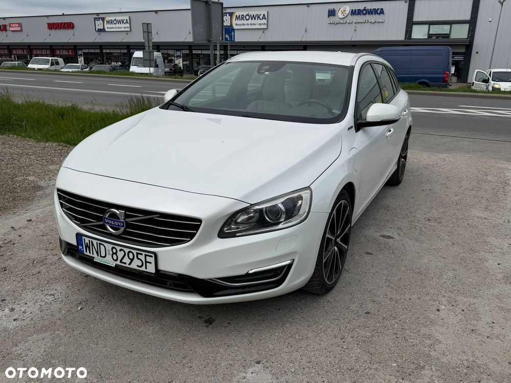 Volvo V60 D6 AWD Plug-in Hybrid Summum - 2