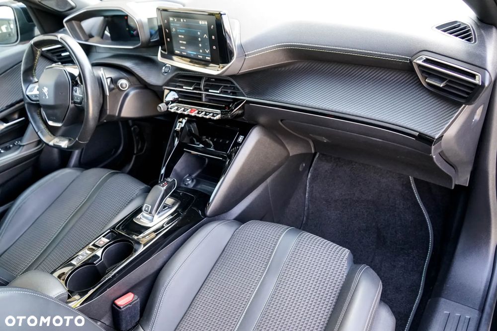 Peugeot 2008 1.5 BlueHDi GT S&S EAT8 - 17